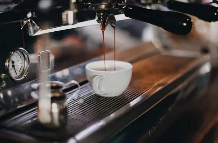 pulling-an-espresso-shot